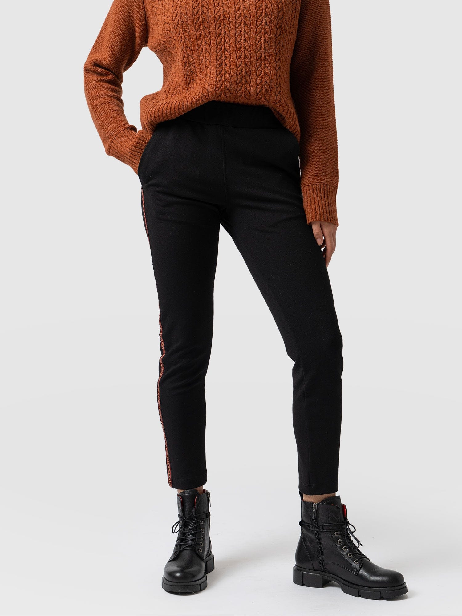 Finsbury Pant Black Leopard - Women's Trousers | Saint + Sofia® EU
